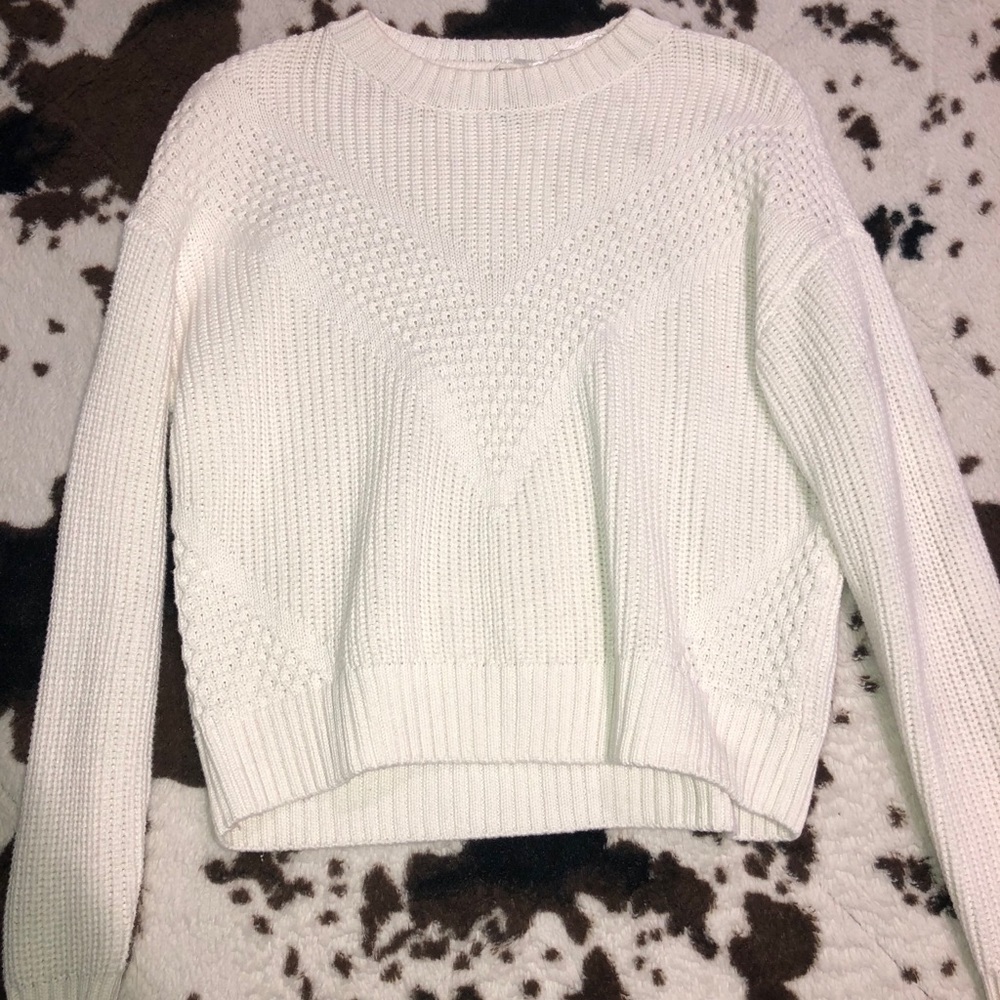 white sweater from h&m